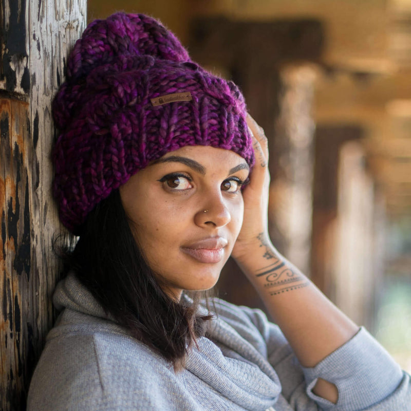 Women's Chunky Cable Knit Merino Wool Beanie - Sangria