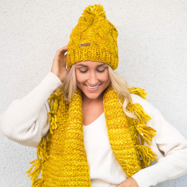 Women's Chunky Cable Knit Merino Wool Beanie - Dandelion